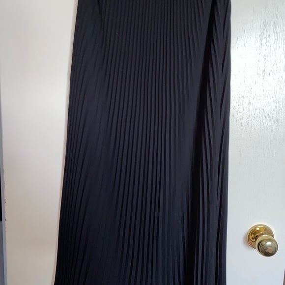 Babaton skirt - Picture 2 of 2